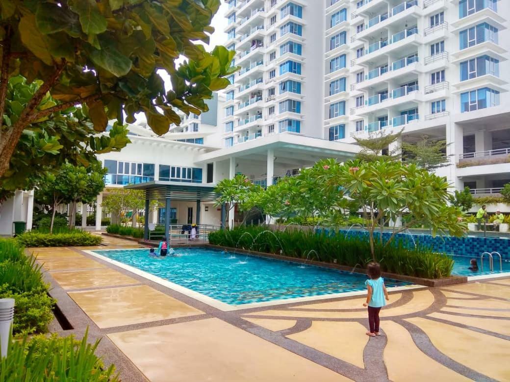 Putra 1 Pool Homestay Bandar Seri Putra Kampong Sungai Buah Exteriér fotografie
